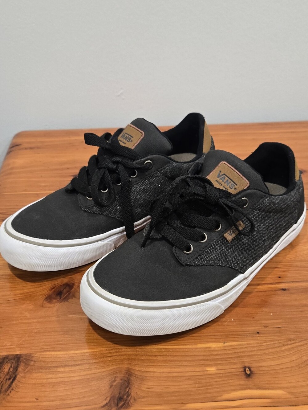 Vans Atwood Deluxe Low Top Sneakers Black Grey Canvas Men's Size 7.5